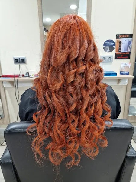RAMIRO GILL URZAIZ, 96 Peluquería, Pelucas y Extensiones - Peluquero especialista en extensiones en Vigo - foto 2