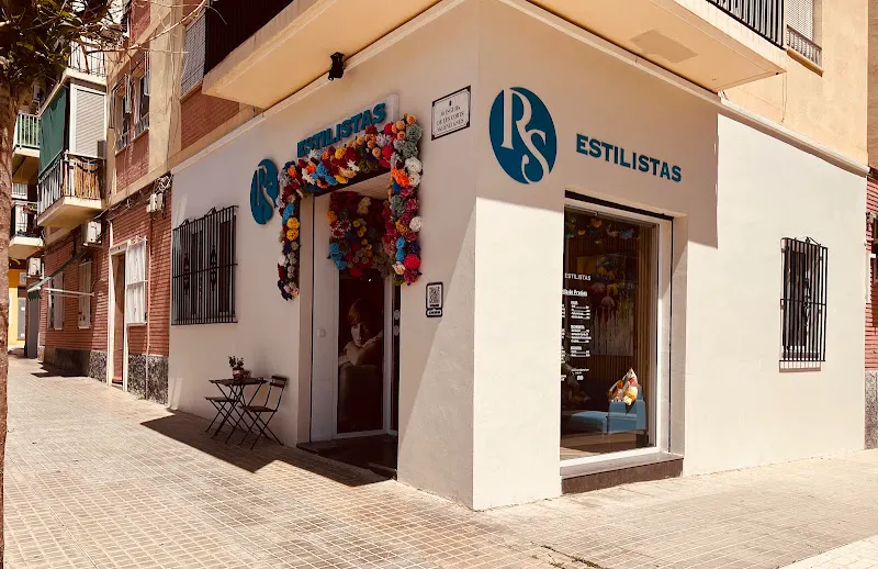 RS Estilistas - Peluquería en Elche - foto 2