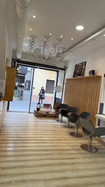Peluqueria y Barbería Badalona - DMillán STYLE - Hombres , mujeres y niños - Badalona
