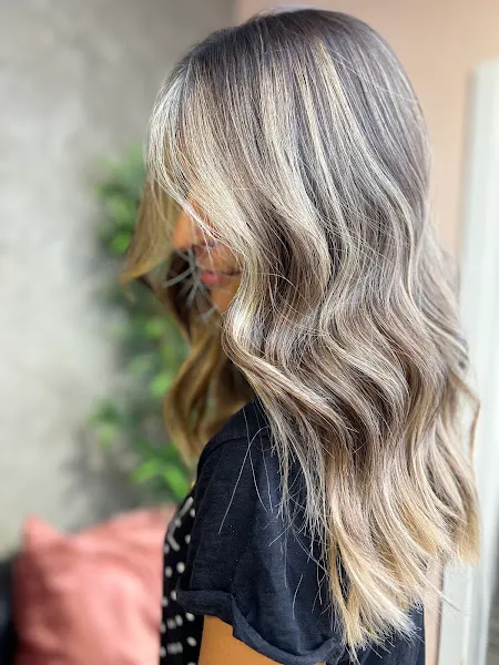 Nilo Hair Salon - Peluquería en Sabadell - foto 2