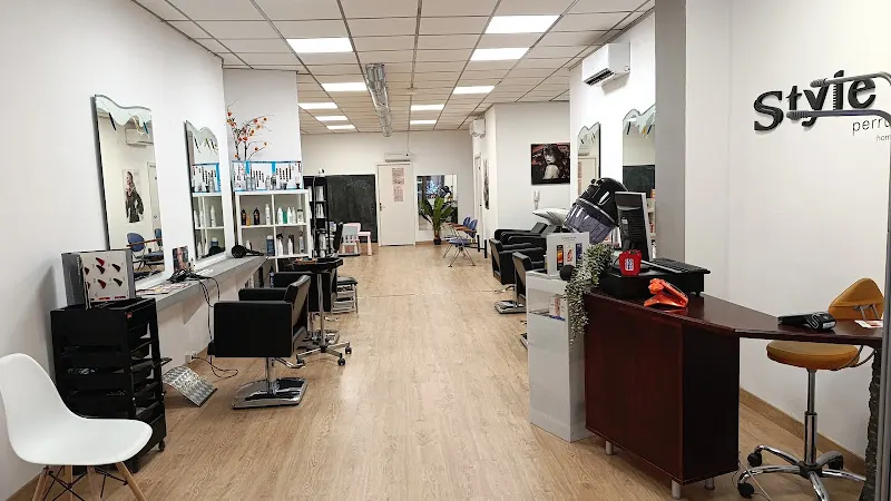 STYLE PERRUQUERS - Peluquería en Sabadell - foto 2