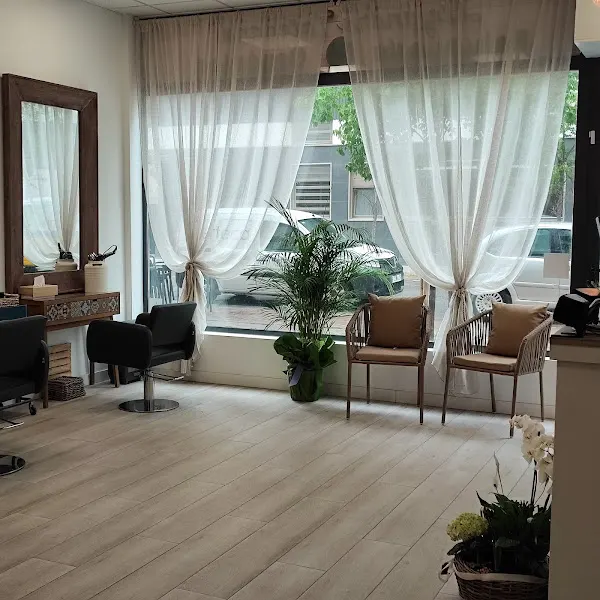 A L HAIR STUDIO