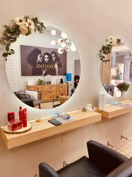 Salón de Belleza Bella Hair Studio · Peluquería