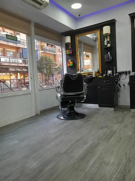 Barberia K&M - Peluquería en Leganés - foto 2