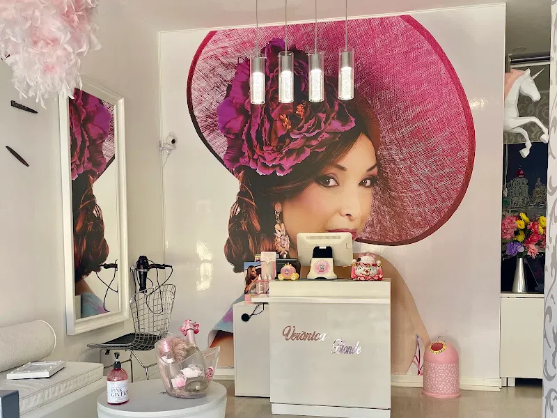 Verònica Blonde gastrosalòn/Peluquería - Getafe