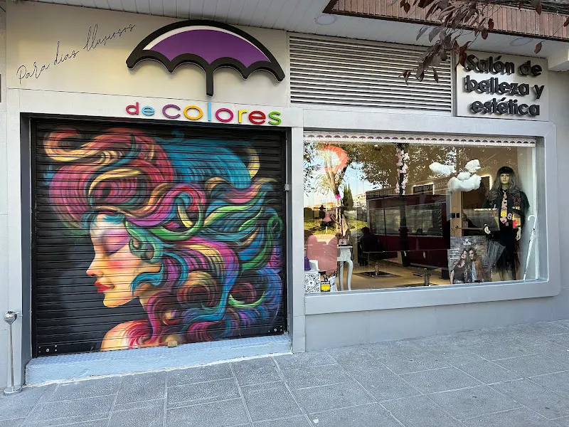 Para días lluviosos, paraguas de colores Peluquería y Estética - Peluquería en Getafe - foto 2