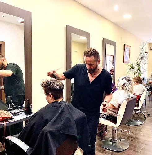 SALÓN HAIR CARLOS BUENDÍA - Albacete