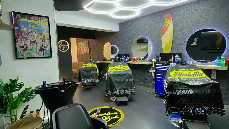 CUSTOM BARBER - Barbería en Tarragona - foto 2