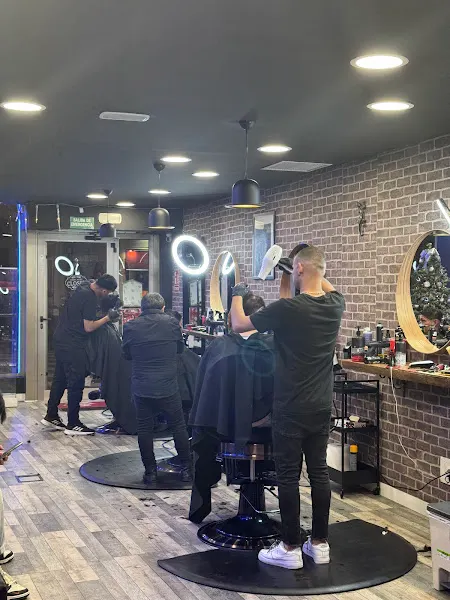 Bling Bling Barber Tattoo Shop - Tarragona