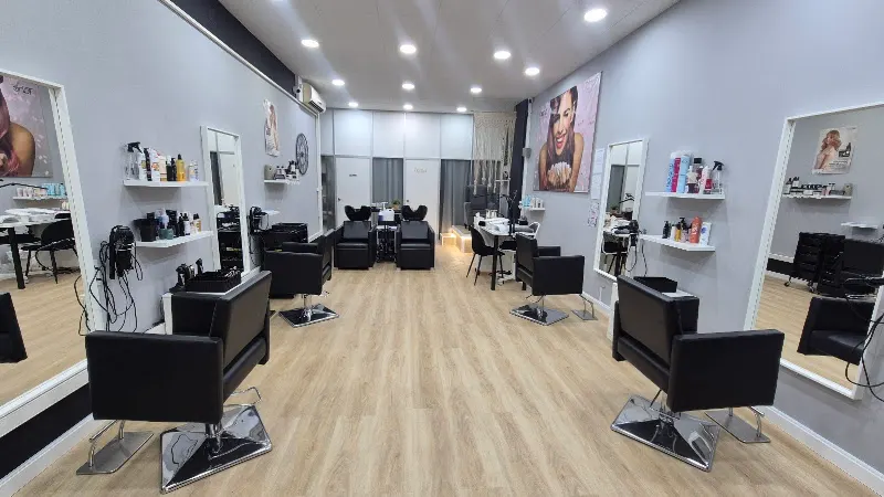 Cristina Estilistes · Peluquería y Uñas en Mataró