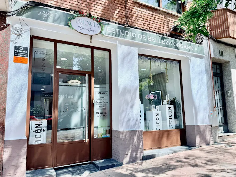 ESENCIA ESTUDIO DE BELLEZA ORGÁNICA