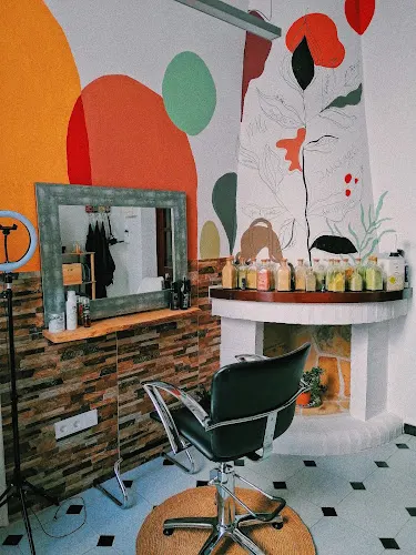 WALNUT Tree hair salon Curly & Wavy hair specialist - Oliva