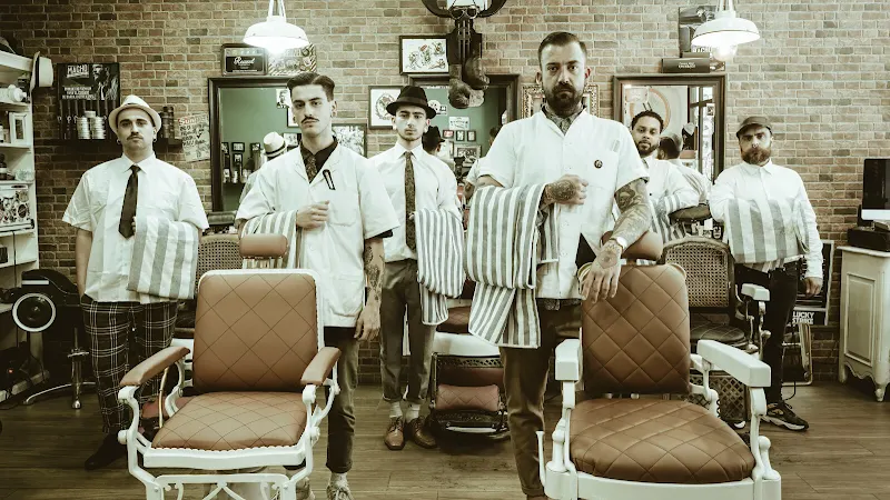 Barbería Derek Ivanich - Barbería en Ourense - foto 2