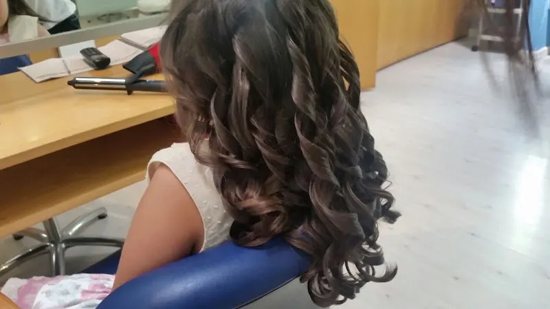 Enya Peluqueros - Peluquería en Ourense - foto 2
