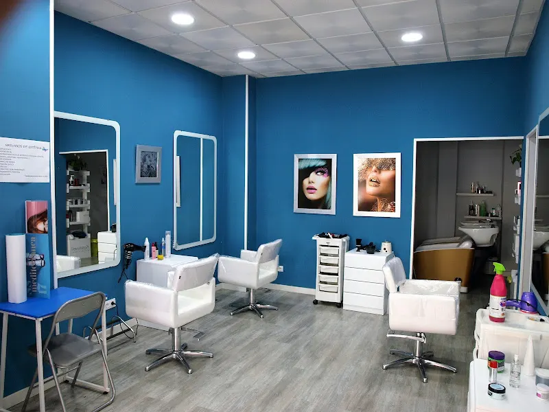 PELUQUERIA UNISEX CACERES TEJOS - ESTILISTAS - Peluquería en Cáceres - foto 2