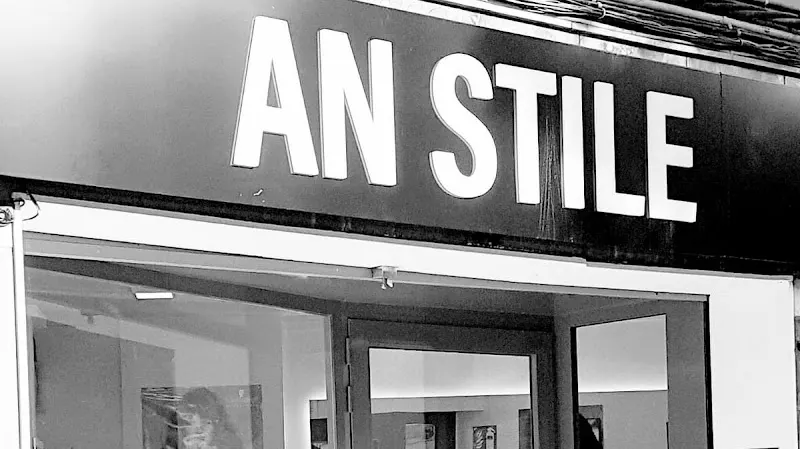 AN STILE unisex. - Peluquería en Cornellà de Llobregat - foto 2