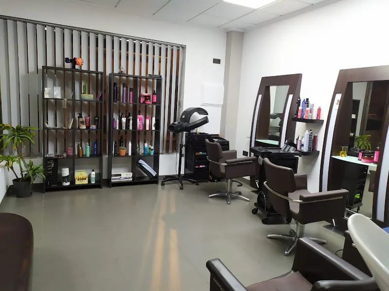 Arana Peluqueros - Peluquería en El Ejido - foto 2