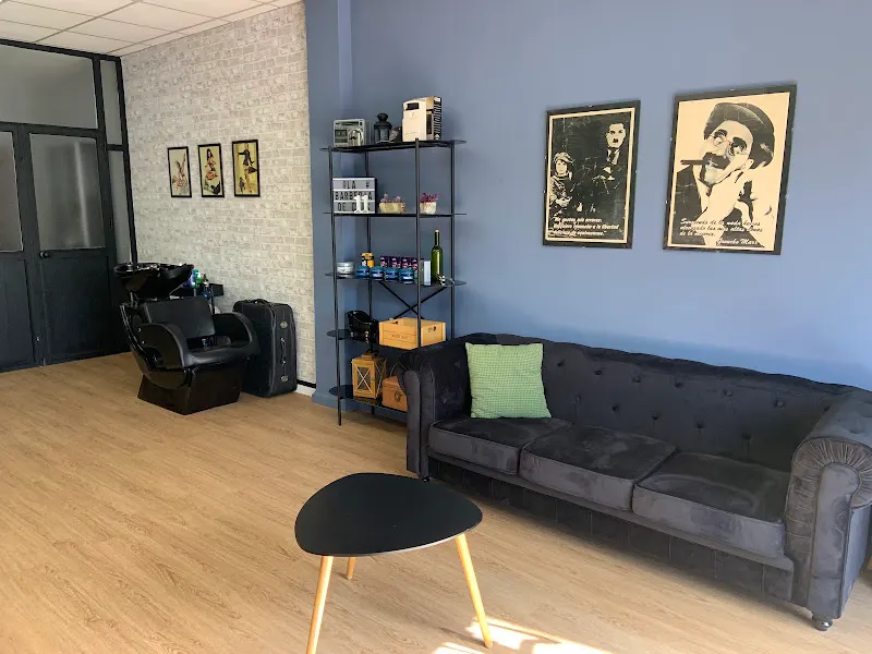 La Barbería de Cris - Peluquería en Peligros - foto 2