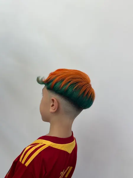 CRISVÁN PELUQUEROS - Barbería en Albolote - foto 2