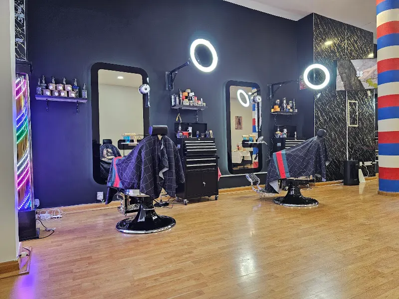 RAZIK BARBERSHOP - Peluquería en Fuensalida - foto 2
