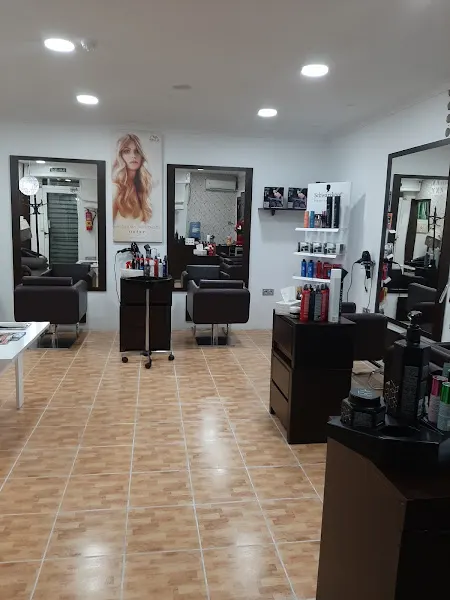 Peluqueria Divinity - Peluquería en Melilla - foto 3