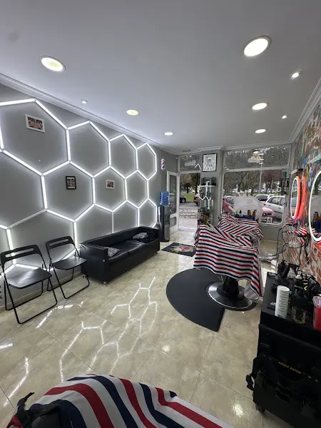 Latin Urban Barbershop LAREDO