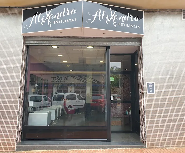 Alexandra Estilistas - Peluquería en Alfas del Pi (l) - foto 2