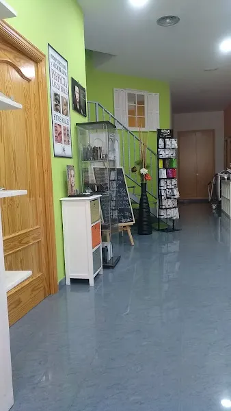 ALICE. Salón de belleza - Peluquería en Caspe - foto 2