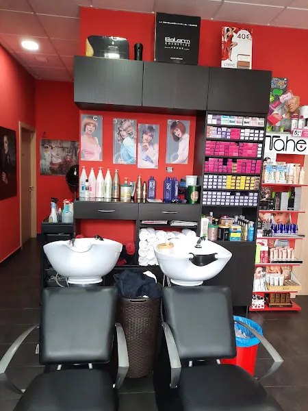 PELUQUERIA MARIA CHANTADA