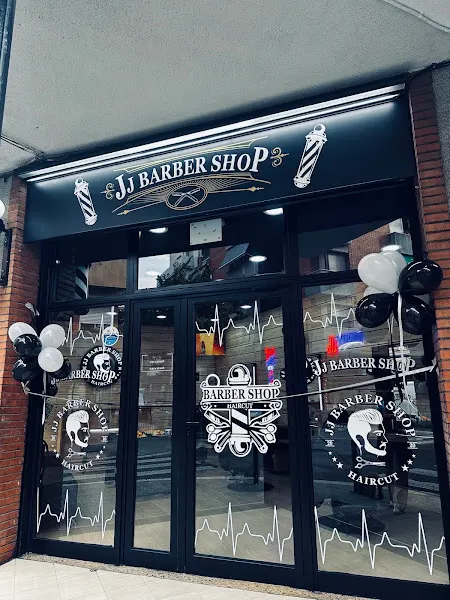 JJ BARBER SHOP - Barbería en Sant Boi de Llobregat - foto 2