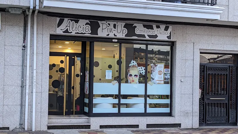 Alicia Pin-Up Peluquería - Peluquería en Ares - foto 2