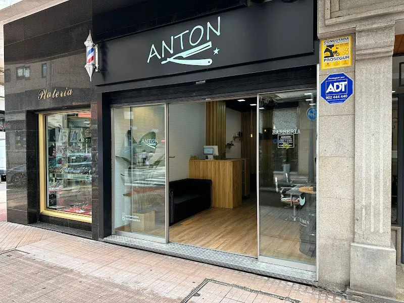 Barberia Antón de Pontevedra Barbershop - Barbería en Pontevedra - foto 2