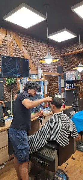 Toni Peluquería Masculina - Peluquería en Madrid - foto 2