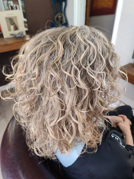 EL TALLER Hair & Make Up