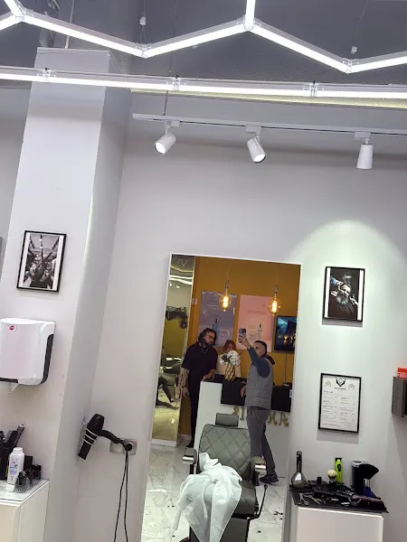 Anukis Barber Lounge