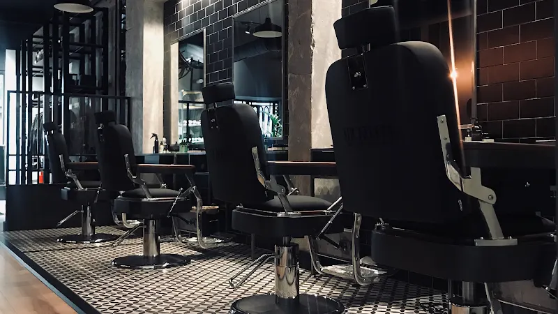 Sir Fausto, barbería y tattoo