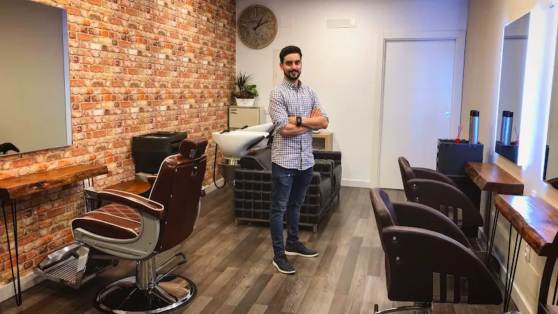 Alejandro Martínez Peluquería / Barbería - Peluquería en Murcia - foto 2