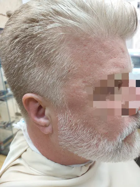 Peluqueria y barberia Claudio Errico especialista en corte a tijera y corte a navaja. Corte Moda hombres. Corte Caballero.