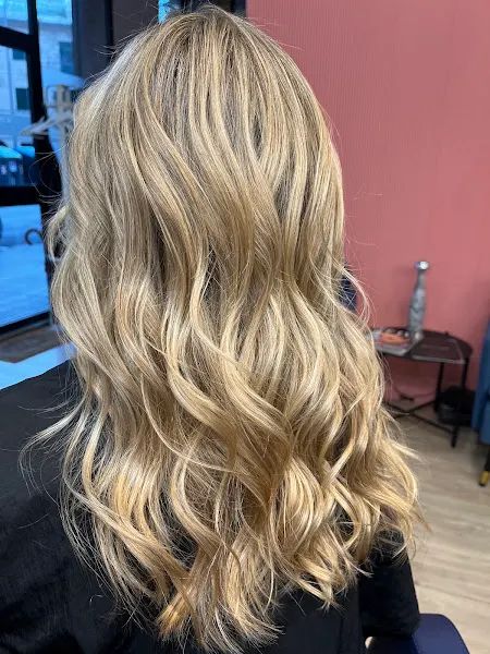 F Lab hair salon by Federica Origliuto