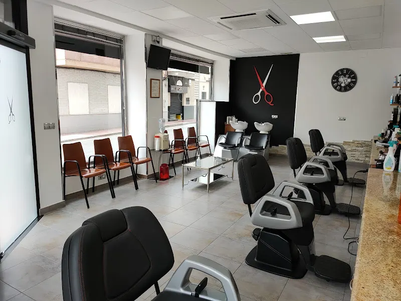David Lorca Peluqueros - Barbería en Torrevieja - foto 2