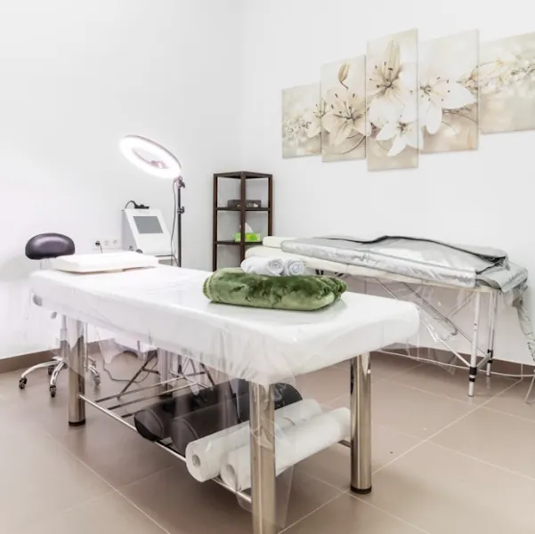 Forever Beautiful - Estilista, Peluquería, Estética y pestañas