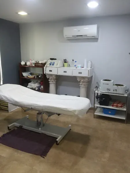 Centro De Naturopatia Manual, belleza y peluqueria Atenea