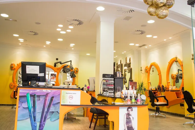 Peluquería Fusión (Mª Pilar Lobos Paniagua) - Peluquería en Valladolid - foto 3