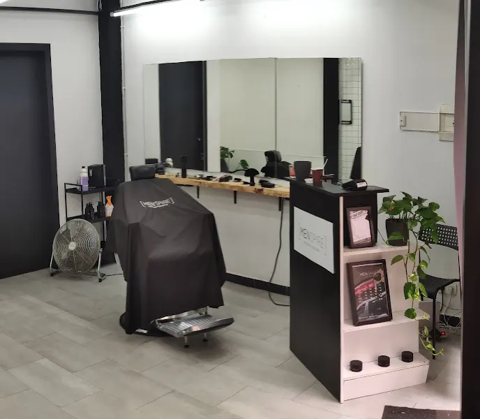 He • High end salon