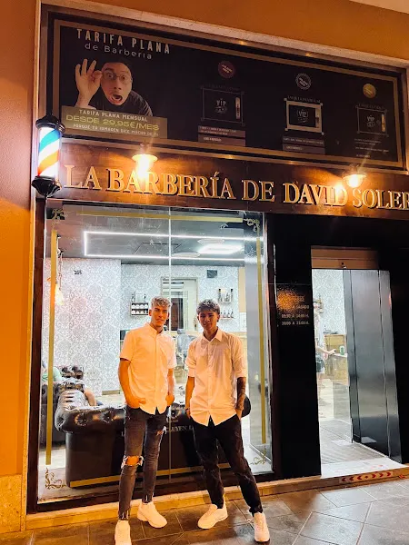 THE LORDS BARBER ( SALINAS Y PABLO ) - Peluquería en Cartagena - foto 2