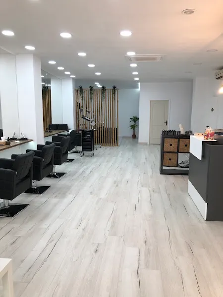 Estrada Perruquers - Peluquería en Sabadell - foto 2