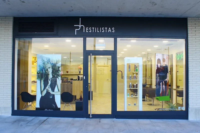 Peluquería PH estilistas - Peluquería en Pamplona - foto 3