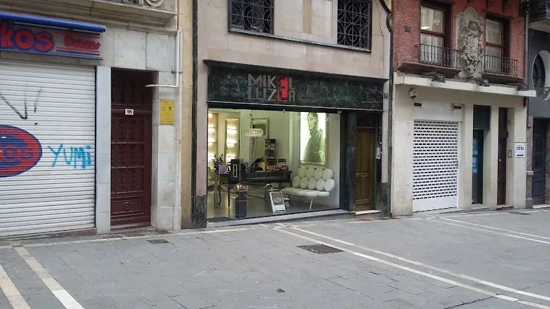 Mikel Luzea - Calle Txapitela