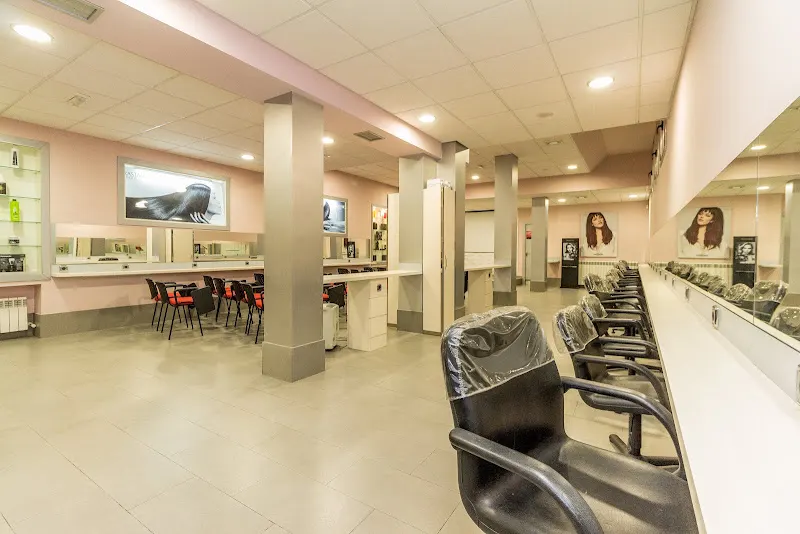 Academia Peluquería y Estética IEBI Avilés - Antigua Macavi - Escuela de peluquería en Avilés - foto 2