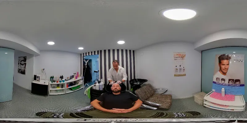 CHAMPOO & BENNETT: CÉSAR BENET STYLISTA. - Peluquería en Santander - foto 2